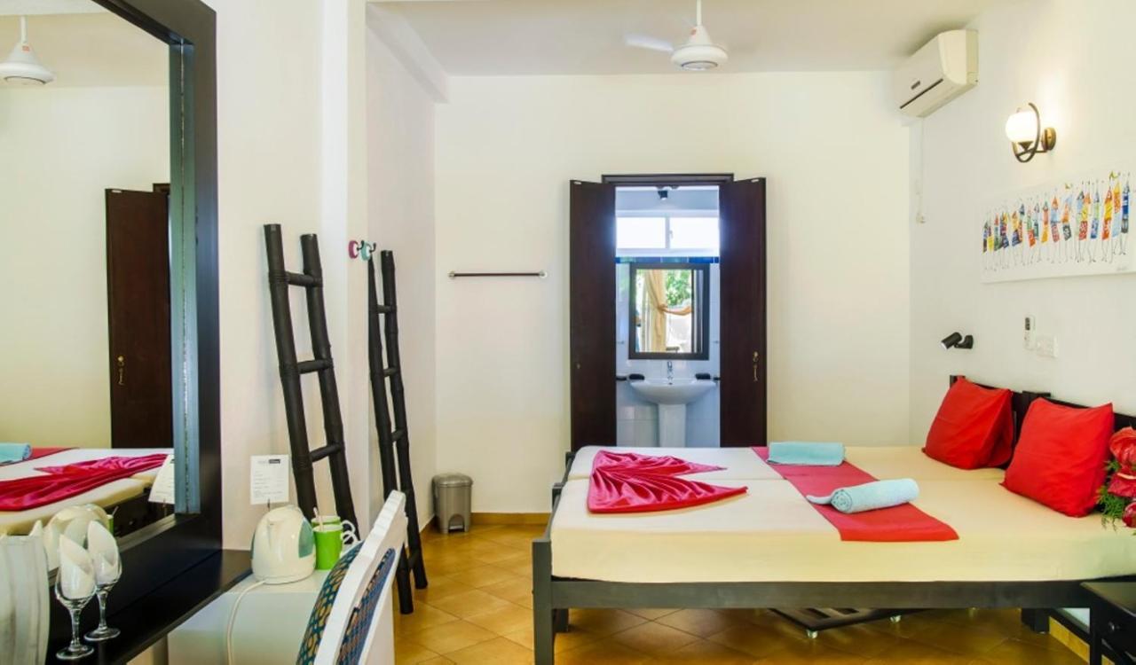 Sophie House Apartment Хикадува Екстериор снимка